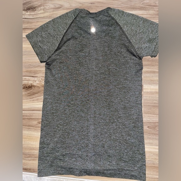 Lululemon swiftly tech tee - Picture 2 of 3